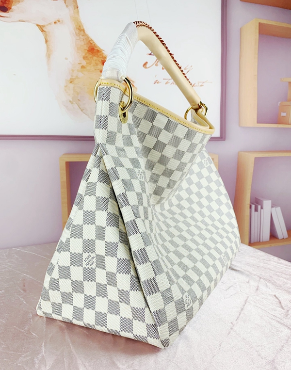 ルイヴィトンバッグ細部ディテール